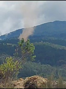 2.5K views · 92 reactions | 03/09/2023 ️Remolino de polvo (dust devil) grabado este mediodía por Lupita Huerta Morales en las faldas del Cofre de Perote. Son fenómenos de corta duración y tamaño variable que se forman como una corriente ascendente arremolinada en condiciones soleadas durante tiempo estable. | Ceec Protección Civil | Facebook