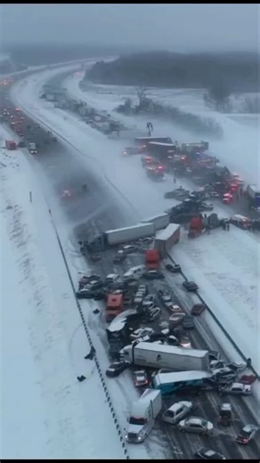 🚨⚡️A massive and terrifying 45-vehicle pile-up struck I-70 near Terre Haute, Indiana, after a heavy snowstorm created black ice and near-zero visibility. Emergency crews are navigating wrecked cars and trucks scattered across the highway, though no fatalities have been reported. Authorities are urging residents to avoid travel unless necessary as early-season storms continue to hit the Midwest harder than expected. #Indiana #I70 #SnowStorm #BreakingNews #ole McLaren Caicedo | Chelsea | Arsenal 
