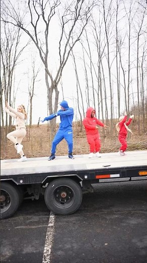 TINY TEXIE STARTS A TINY DANCE MOB! #TINYTEXIE #DANCE #DANCING #LITTLEPERSON #TREND #VIRAL #SHORTS