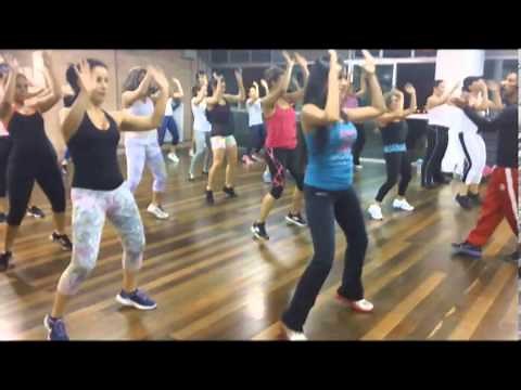 Salsa,merengue,regueton, cumbia,bachata, en la clase de rumba de Platinum Fitness.f4v