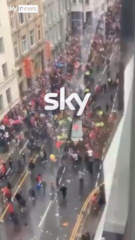 Moment car drives into crowds in Liverpool