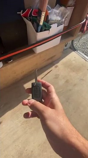 Problème de centralisation Peugeot Citroën quand plus rien ne marche faites cette manip