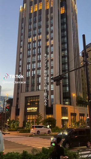 東京の隠れ家ルーフトップバーで特別な時間を