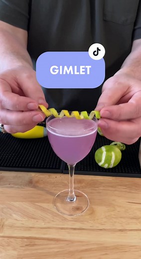 Easy Gimlet Recipe: Gin & Lime Cocktail