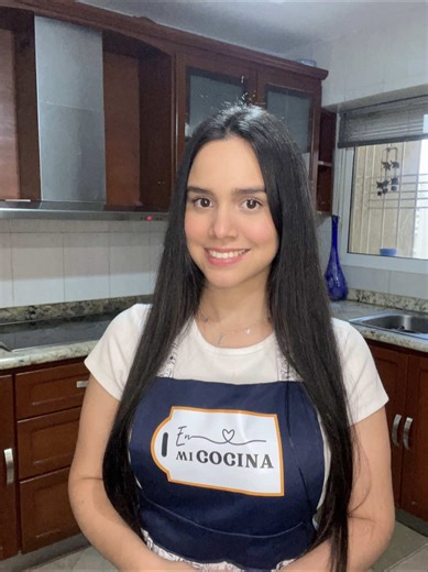 Crea tu delantal de cocina con tela azul oscuro