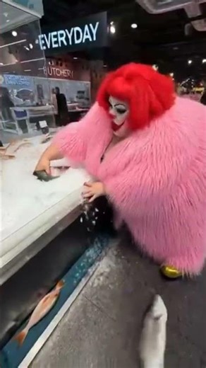 Fat Clown WRECKS Supermarket Aisles with SHOVEL! Insane Chaos & Destruction 🤡🛒💥🥬