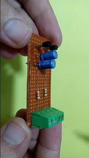 LED Flasher Circuit With BC548 Transistor| #electronics #scienceexperiment #shorts