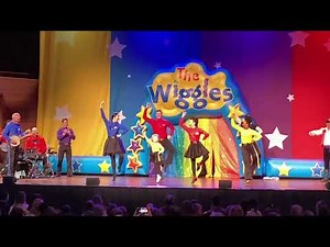 Annabella dancing the highland fling for the 2nd time with the @wiggles in Wellington!! ❤️