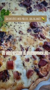 Bacontærte med pølser, løg og majs. Nem og hurtig at lave. Et hit som nem aftensmad eller til brunch.Ny opskrift på nogetiovnen.dk | Noget i ovnen hos bagenørden