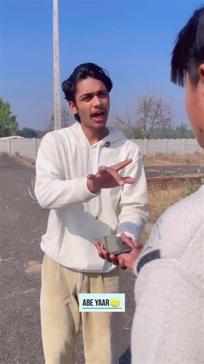 Abe sala chain bhi Abhi utar ni thi😂 #youtubeshorts #trending #shorts ￼