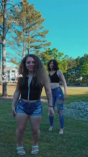 Merrily we fall out of line @Aria Lynn Bickett #dancing #dwarfism #midget #midget #sisters #sexy #littleperson #shortgirl #petite #duo #girls #merrilywefalloutofline #iwouldntmind