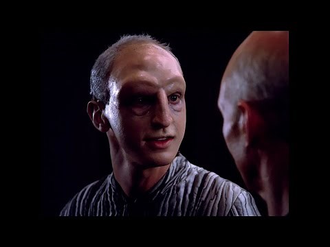Star Trek TNG -- The Traveller (Part 1 of 2)