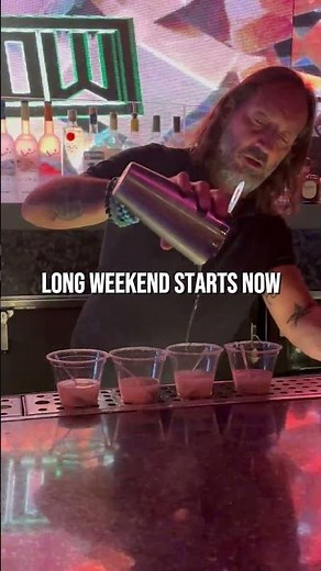 The long weekend is finally here. 🍸How are you spending it? 👇