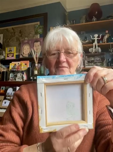 A little Acrylic painting of a Cute little Alien and his Spaceship #alien #alienpainting #acrylicpainting #spaceship #cutealien