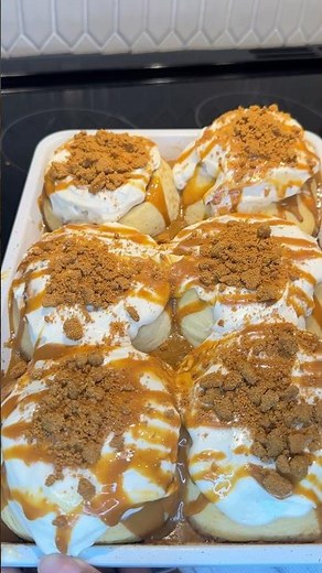 Irresistible￼ Caramel Biscoff Cinnamon Rolls 😮‍🔥