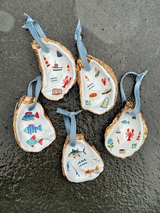 Hand Painted and Decoupage Oyster Shell Ornament: Personalized Ornaments, Coastal Chic Decor, Velvet Ribbon - Etsy