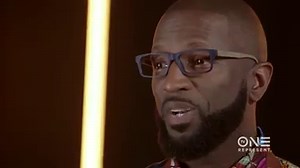 Watch me make the perfect Collard Greens!! 😋 Here's the recipe: Ingredients 1/2 pound smoked turkey wings 4 cups of chicken stock 1 tablespoon seasoned salt 1 tablespoon red pepper flakes 1 large bunch of collard greens 1 tablespoon butter 1 chicken bouillon cube 1 tablespoon of black pepper 1 whole onion sliced 1 tablespoon of granulated garlic 3 tablespoons of apple cider vinegar Directions Wash the collard greens thoroughly. Remove the stems that run down the center by holding the leaf in yo