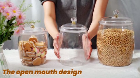 Nuogo 6 Pcs Plastic Candy and Cookie Jar with Lids Decorative Apothecary Jars Candy Buffet Containers Clear Airtight Food Storage Canister Home Decoration(30 oz,Stylish)