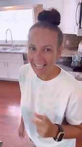 When canning food, it’s important to know the size of the jar. Here are the common jar sizes and the foods commonly canned in each size:Half gallon jar (8 cups): Often used for storing larger quantities of pickles, fruits, dried beans, fermented vegetables and juices.Quart size jar (32 ounces - 1 L - 4 cups): Ideal for canning tomatoes, sauces, soups, stews, chilis and vegetables.Pint size jar (16 ounces - 2 cups): Perfect for preserving jams, jellies, relishes, and sauces, vegetables. Half pint