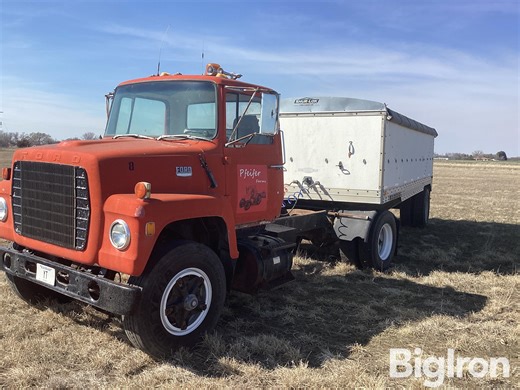 1978 Ford 8000 S/A Truck Tractor & 1977 Guthrie Grain Trailer | Transportation