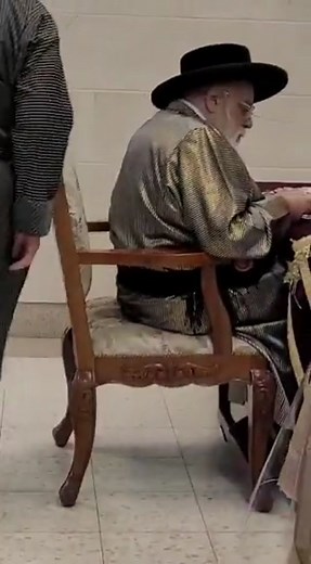 #hasidic #jewishviral #viral #rebbe #jew #chasidish #rabbi #jewishrabbi