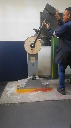 HOW TO PERFECTLY SWING & LAND HEAVY HAMMER IN CONDUCTING FLEXION TOUGHNESS BAR TEST ON CHARPY MACHIN