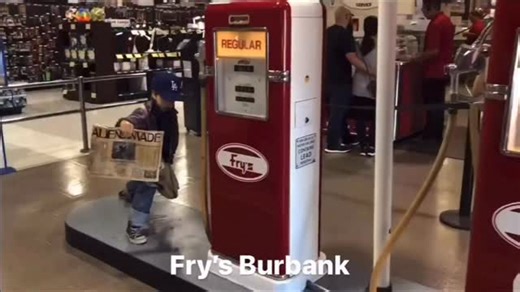 ⏰ Blast From The Past - Fry’s Electronics Burbank. Who else misses this sci-fi themed store? Closed in 2021 👽 | My Valley Pass