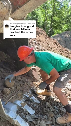 Cracked Geode without a Large Cavity