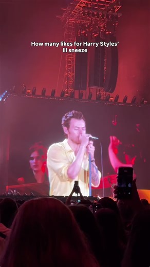 Harry Styles sneezes a lil before he performs Fine Line during night 2 of the Together Together tour in Amsterdam #finelineharrystyles #harrystyles #harrystylesconcert #harrystylesedits #togethertogether