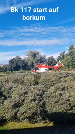 Heute tauchen wir ein in die spannende Welt der Luftrettung mit der BK117 der Northern Helicopter GmbH aus Emden. 🚁 Die BK117 ist ein leistungsfähiger Hubschrauber mit Platz für Crew & Patient, ausgestattet mit modernen Turbinen und vielen sicherheitsrelevanten Features. Von Emden aus wird sie u.a. für Ambulanzflüge, Rettungseinsätze und auch Seelotsendienst eingesetzt. Sicherheit, Schnelligkeit, Leben retten – das macht Arbeit & Einsatz der NHC aus. Danke an alle, die hinter den Kulissen dafür