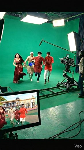 Green Screen Ka Kamaal 🎬 Real vs Final Scene Shocking! #shorts #shortsfeed #greenscreen #fyp #viral