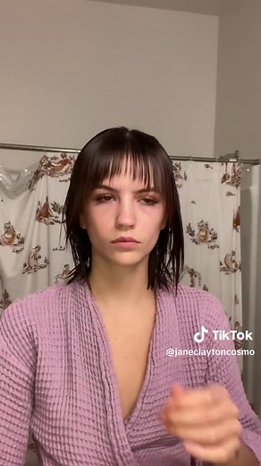 Cutting my bangs into baby bangs 🧐🫢 #bangstutorial #cuttingbangs #bangs #haircut #haircuttutorial #utahhairstylist