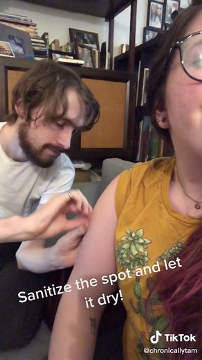 How to take a Dupixent auto injection!💉 #asthma #ezcema #allergies #dupixent #dupixentjourney #dupixentday #chronicillness #medicalthings #preemiekid