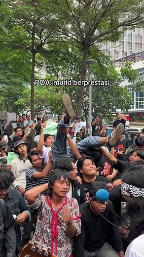 Diluar kelas pun tetep setor hafalan #kelompokpenerbangroket