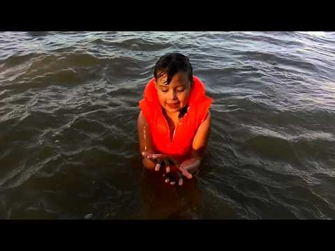 Детский жилет для плавания красный