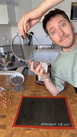 Tarte au chocolat - Chocolate Tart 🍫- Pâte sucrée cacao - Crème d’amande brute et grué- Ganache chocolat - Ganache montée chocolat - Sweet cocoa paste - Raw almond cream and grué- Chocolate ganache - Chocolate ganache #chocolat #chocolate #Tartes #Pâtisseries #Pastries #ChocolateTart #Foodie #Dessert | Irvin Pastry