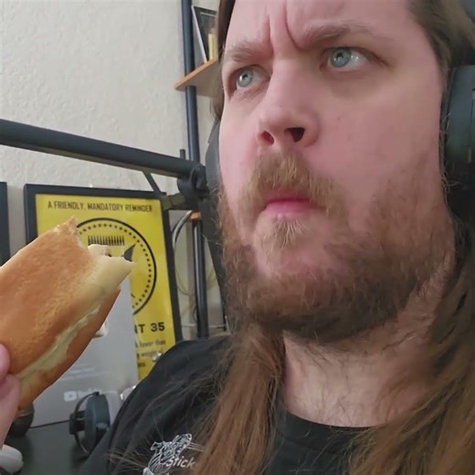 Hey what's this in my [H3VR2 flavored] Hot Dog?... #vr #virtualreality #h3vr2 #gaming