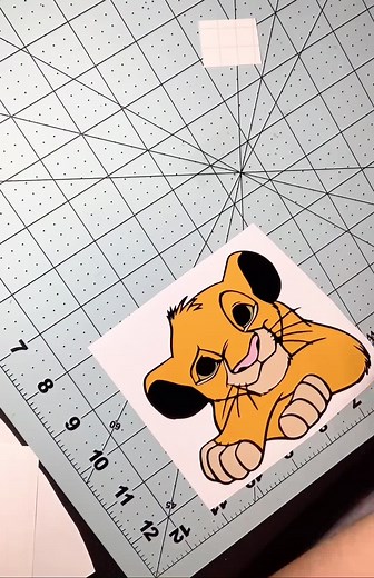 I love watching how the characters come to life 🤩 #Thelionking #layeringvinyl #simba #fyp #cricut #cricutexploreair2 #cricutcreations #foryoupage