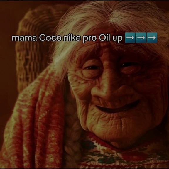 Mama Coco y los Nike Pro: Memes Divertidos