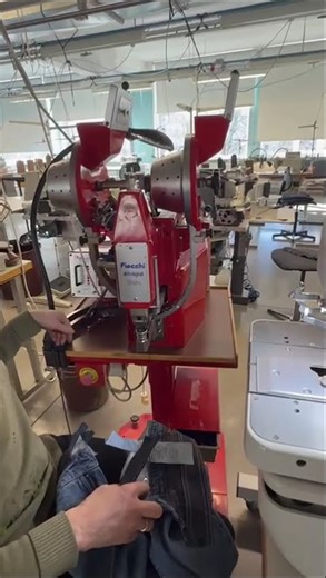 Brother RH-9820-02 Industrial Electronic Buttonhole Sewing Machine – Complete Workstation