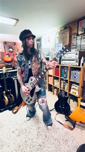 37K views · 1.7K reactions | Happy Heavenly Birthday To Dan McCafferty, lead singer of Nazareth! Dan was a founding member of the band and sang on all of their records. He was with the band for 45 years! Working out to “Hair of the Dog” by Nazareth from their album with the same title, 1975. Happy Tuesday  Luv ya, Johnny | Johnny Jetson | Facebook