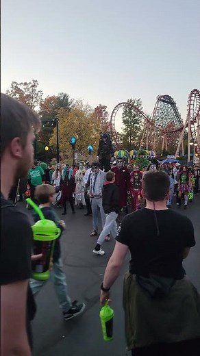 SIX FLAGS NEW ENGLAND FRIGHT FEST
