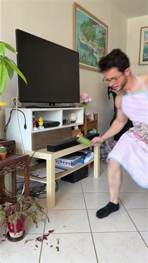 La place de la femme c’est à? Ça dépend, moi je ferme ma gueule haha #femmesfortes #force #boom