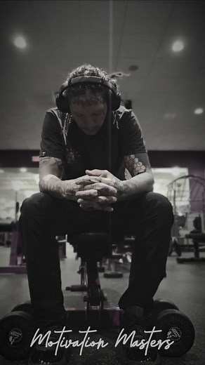 🔺️Day 25 Clean & Sober🔺️ It’s crazy how heavy life can feel when you’re trying to hold it all together without anything to numb the pain. Some days I wake up proud. Other days I wake up exhausted, wondering how much more I can take, but I keep going. I’m fighting, memories, heartbreak, and the kind of thoughts that could break a weaker version of me. I’m doing it alone, raw, and honest. No shortcuts, no escapes, just me versus everything I used to run from. These 25 days have not been easy, no