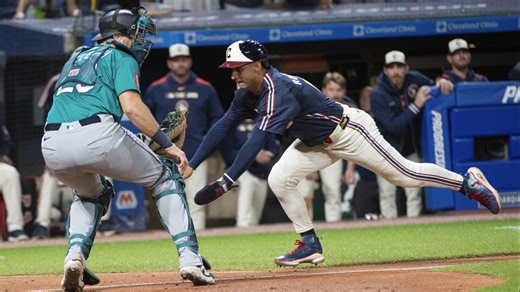 Steven Kwan hits sacrifice fly in 9th to lift the Guardians past the Mariners, 5-4