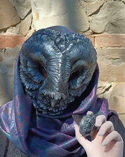 This Silver Owl Mask Looks Like Moonlight #barnowl #diycosplay #maskmaking