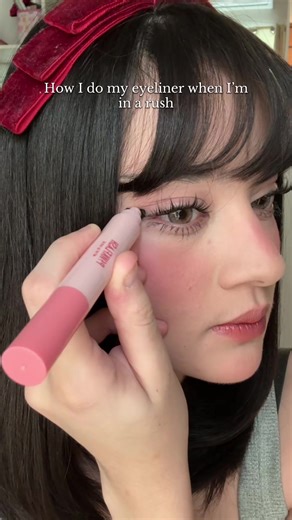 Quick Winged Eyeliner Tutorial for Busy Days