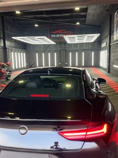 Dalles de sol clipsables dispo sur amazon #passionautomobile #garageamenagement #solgarage #autoaddict #collectionauto #garagestyle #renovationmaison #amenagementmaison #pourtoipage #fypfr #viral #tiktokfrance