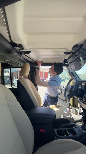 Easiest Guide to Remove Jeep Roof Panels