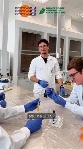 Universidade Federal da Fronteira Sul - UFFS on Instagram: "🎓Curioso para saber o que se estuda em Engenharia Química na UFFS? Pois saiba que você usa Engenharia Química TODO DIA! 👀🧪 Cosméticos, alimentos, remédios, combustíveis… Engenharia Química está em TUDO 😱 E é isso que você aprende na UFFS: transformar ciência em indústria real. Quer fazer parte disso? 👉 Faça Engenharia Química na UFFS, no Campus Laranjeiras do Sul (PR)"
